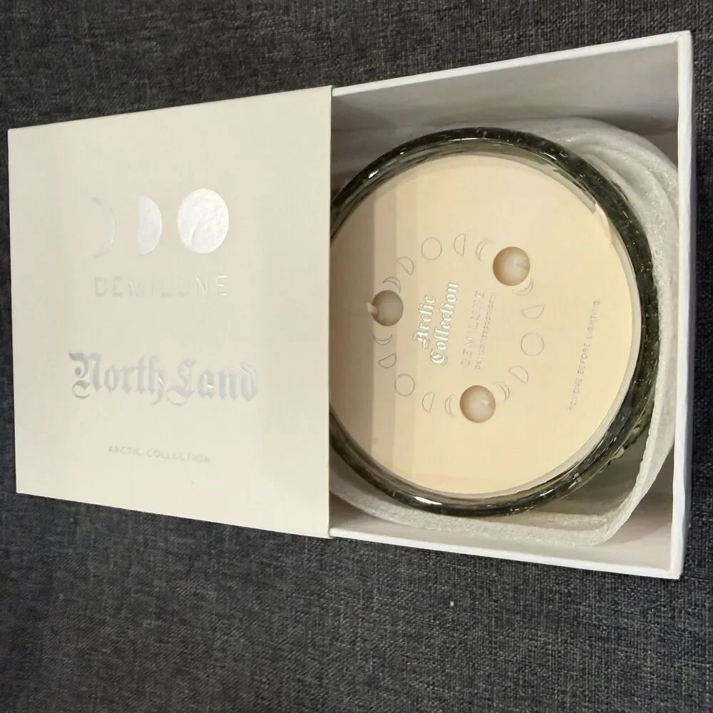 Demilune North Land Artic Collection Three Wick Candle New In Box, 65 hr, 9.5 oz